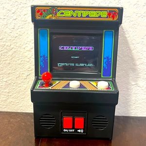 Vintage Handheld CENTIPEDE Mini Arcade Game. (Tested- WORKING CONDITION)